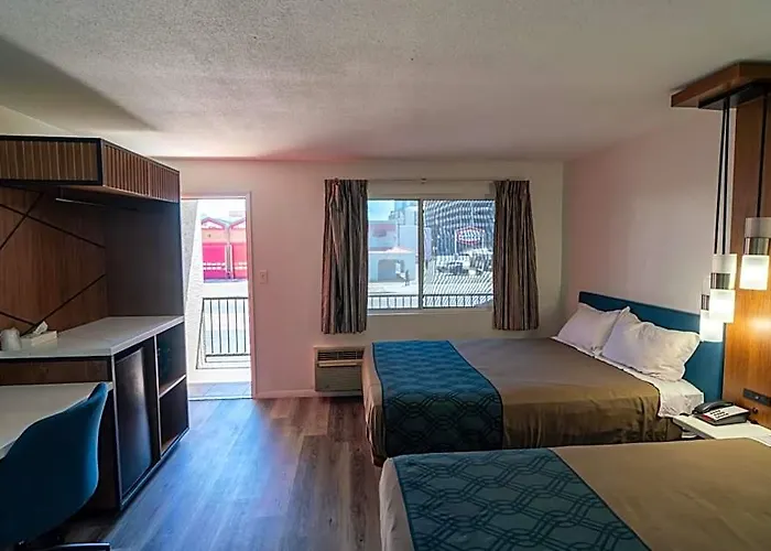Hotel Central Phoenix Hotel 2*