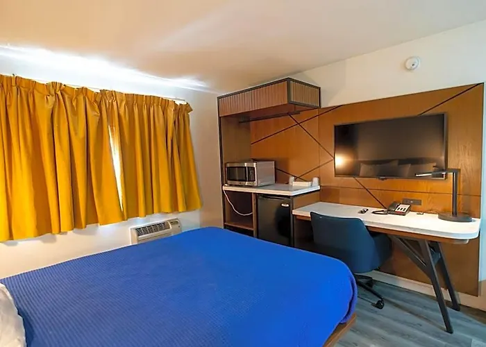 Central Phoenix Hotel Hotel