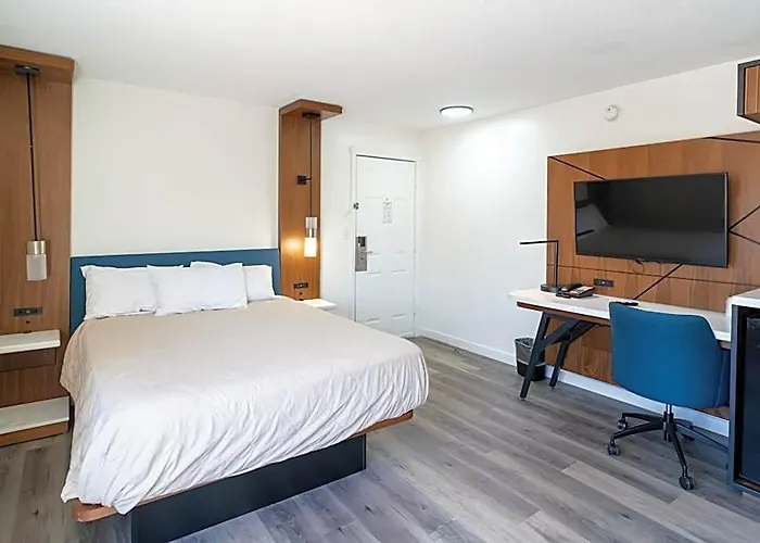 Central Phoenix Hotel 2* Phoenix